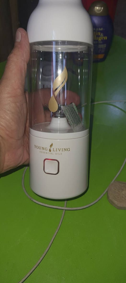 خلاطات شحن بس بطاريات مالته تهبط ابيعه هيج هلموجود عندي كميه هوايه تقريبا الف قطعه الي يريدهن يتواصل على الرقم *********** البضاعة مال باله المانيه اصليه جديده غير مستعمل بالكارتون
