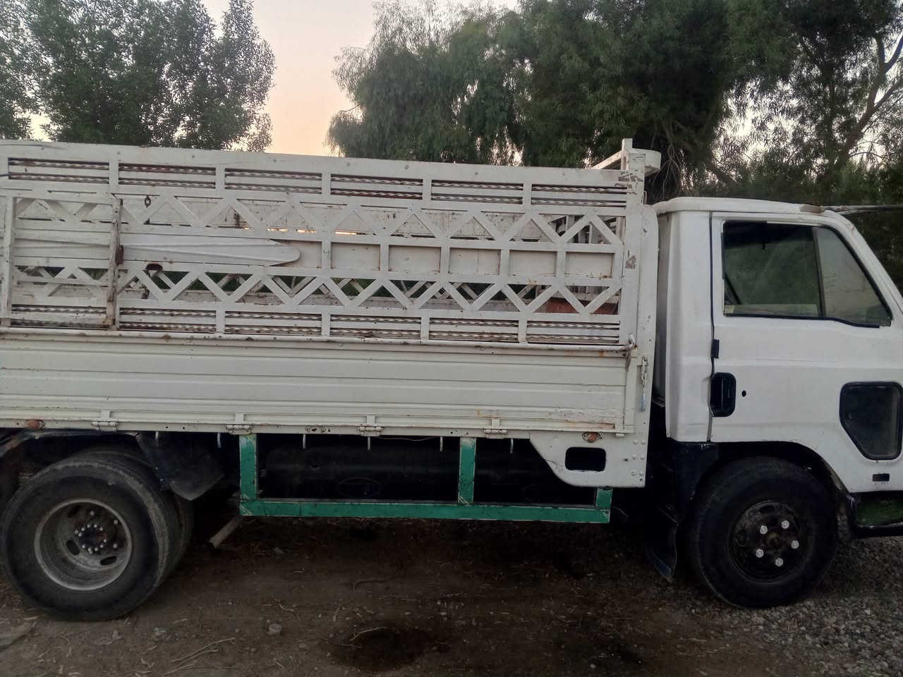 سلام عليكم 
دانيا مديل 97 سياره حلوه شوفت عينك رقم قادسيه 
بيه خيط بخار سنويته لل28 مصفره يراتدله ترتيب شويه 
السعر 
42وبيه مجال مكاني الدوانيه قضاء الشاميه 
***********
