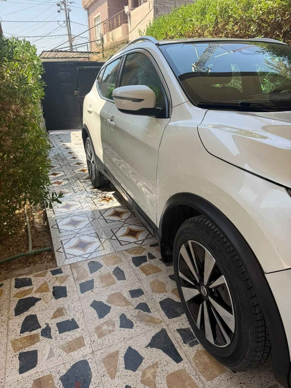 نيسان روج سبورت 2023 SV plus فول الفول مكفوله من الصبغ فقط مكانين بارد  ماشيه 51 ميل جديده ب معنى الكلمه ما ناقصها اي شي مواصفاتها معروفه 4 بستم مكينه كير بشرط رقم اربيل ب اسمي السعر 175 و بيها مجال ***********
