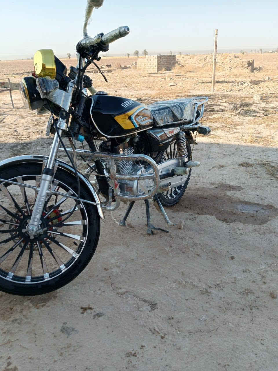 ماطور سيفان موديل 25 ما صارله شهر ونص مستخدم محرك شرط ما مفتوح بس مبدل دبل كدام ولشاشه مبدله الماطور نضافه فول السعر 900 وبي مجال  مكان فلكت الفرسان البعجيل  مكلف بلنشر لاحد يدخل خاص دك علا رقم صاحب الدراجه       ‏‪***********‬‏
