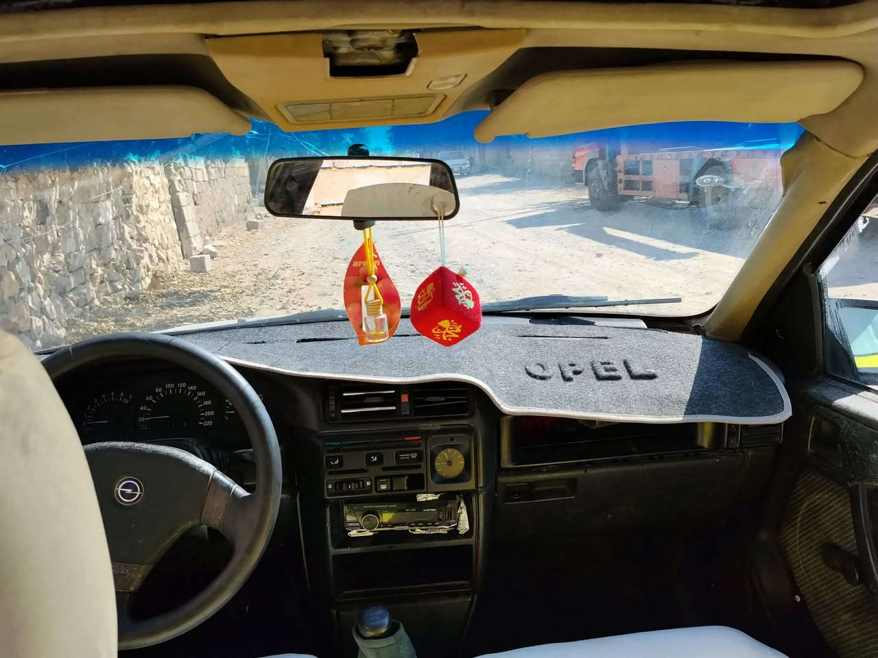 سەرەتا بەناوی خوای گەورە
ئۆپڵ بۆفرۆشتن ماڵی دۆست بی ڕزاوی لۆک لۆک ماوەتەوە 
بێ تەقەوڕەقە جوار تایەو ویلی لۆکی لەژێرە گێڕو مەکینەی 
بەشەرت پاڕم ئلاستیکی هەولێری عەسڵیە بەشتەرت هەموگیانی تازەیە ناوی جوانە بۆفرۆشتن پەیوەندیمان پێوابکەن..
***********بۆزانیاری نرخ تەلەفۆن بکەن ئەگەر موشتەری نێل بۆ سیعر تاقی کردنەوە تێل مەکەن لەگەڵ ڕێزم
لەسەرئیزنی ئەدمینی گوڵ🌹
