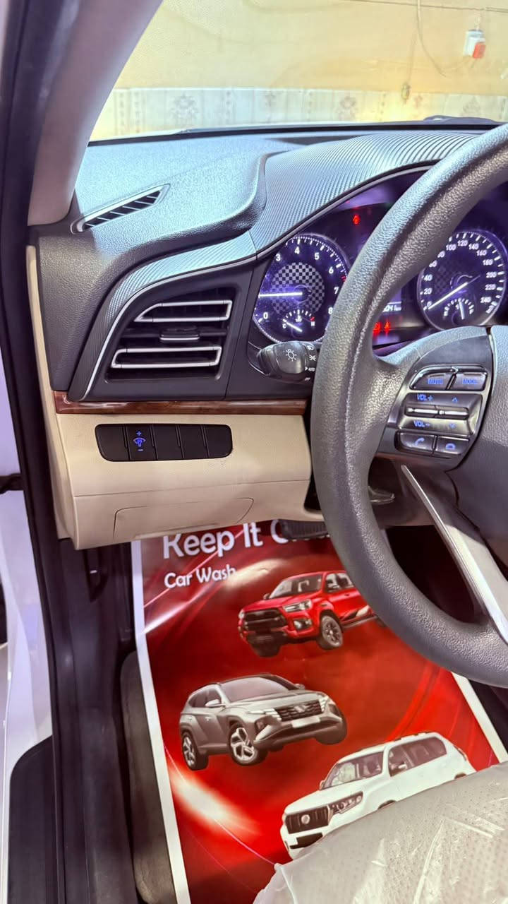 النترا ٢٠١٩ خليجي فول مواصفات ماعدا البصمه 
محرك ٢٠٠٠ دوش 
ماشيه ٦٥ الف 
دبل كنترول 🔑 
* مكفولة السياره من الصبغ والضربه فقط بارد بسيط 
سيارة كاملة من كلشي كير ومحرك وتبريد وتخم تايرات جديد ياباني ويل بلادي 
رقم بغداد الانكليزي بسمي
السعر ١٥٧ بيها مجال قليل
بغداد حي الاعلام
‭*********** بغداد, العراق
