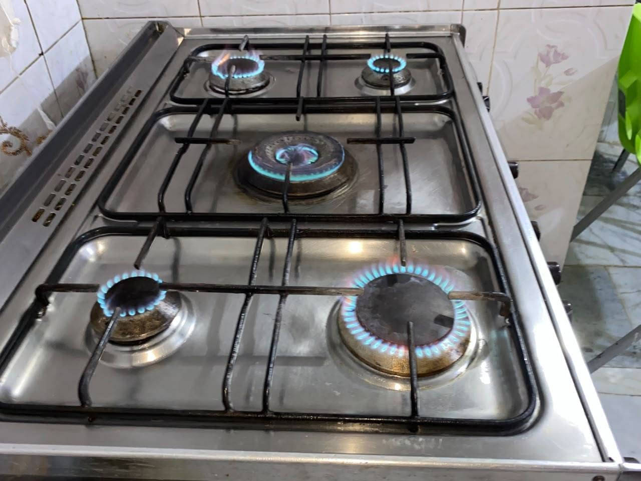 للبيع طباخ ٥عيون كريازي شغال مكان كربلاء الحر ***********
