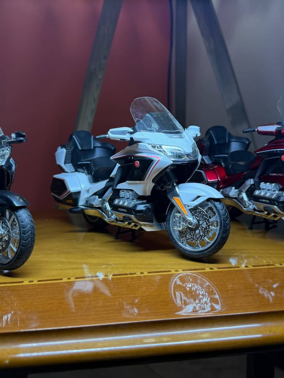 رجع توفر الكولد ونك يابة 
Honda Goldwing 🇺🇸🏍️🪽🦅

حجم 1:11 
للتواصل واتساب ***********

#tsar_store #عالم_المصغرات_والمجسمات

