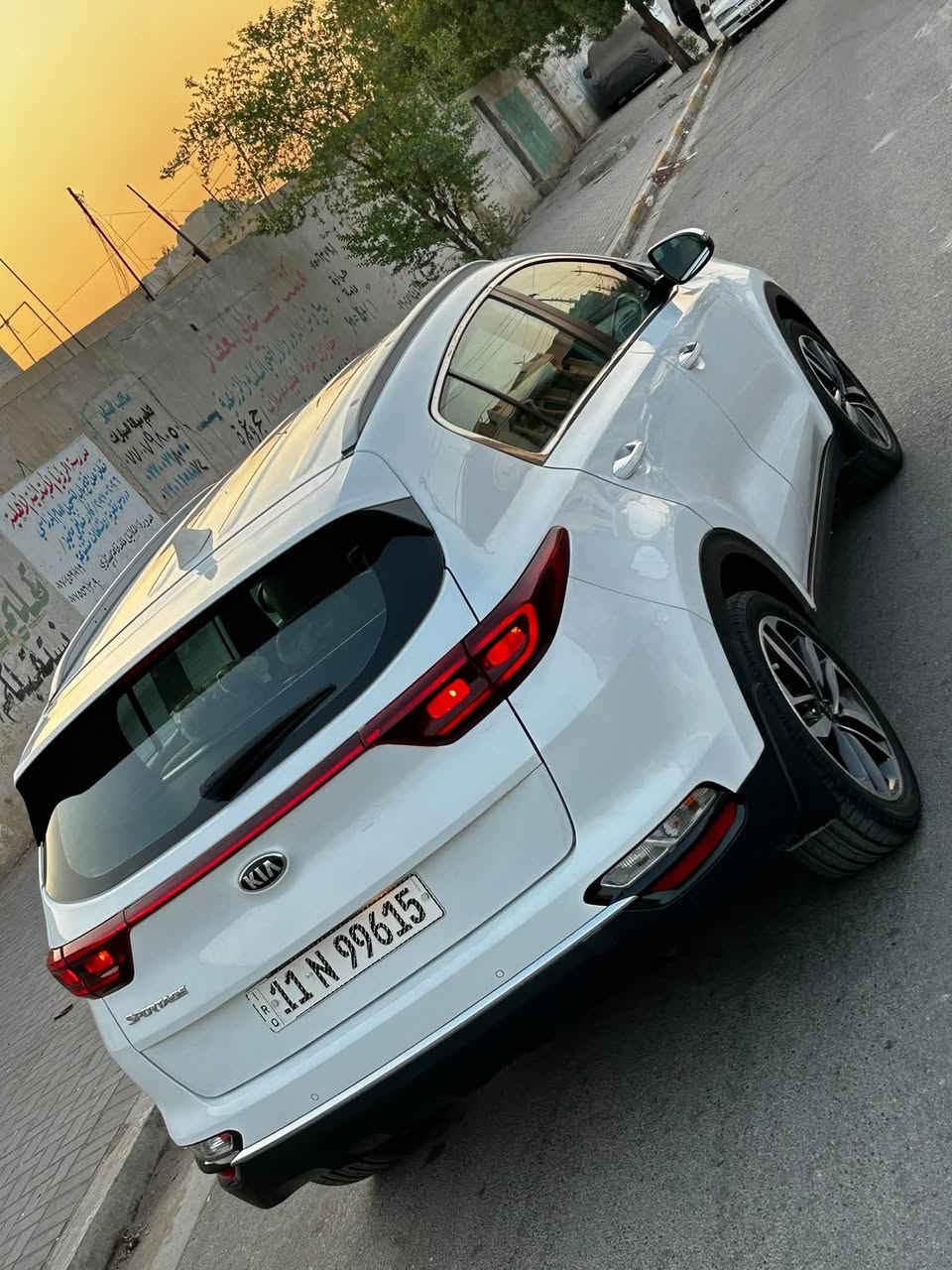 سبورتج 2020 خليجي
شركه الدوليه 

 مكفولة من الضربه والصبغ والتبديل 
كير ومحرك مكفولات 
ماشيه 63 الف حقيقي

رقم بغداد بأسمي  تحويل ثاني يوم
هزة ورقم وسنوية كلهن جدد

🔰 مواصفات 

اريل نفكيشن
كشنات جلد بلادي.
شاشه كبيره 
كار بلي + أندرويت اوتو 
ضايفله عازل حراري 
داخل لونين صحراوي واسود.
حساس امامي وخلفي.
تحكمات ستيرن 
كشافات اماميه 
برده خلفيه 
اشاير مري 
مري شفط
خمسه ويل كب .
قطعتين تبريد
تحكم ستيرن.
شاشه قرائه الاعطال
3 انضمة قيادة 
وبعد بيه هواي مواصفات

السيارة جاهزة من كل النواحي
محرك 2000 دوش المرغوب
كير ومحرك مكفولات 

السعر 184 وبيه مجال 

📍 العنوان : بغداد - الدورة

☎️ للأستفسار ***********
