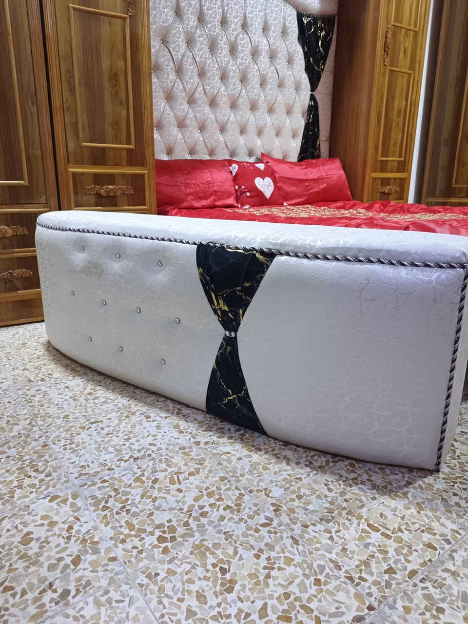 اخشاب جديد مو مستعمل صار له سته اشهر للبيع
***********
