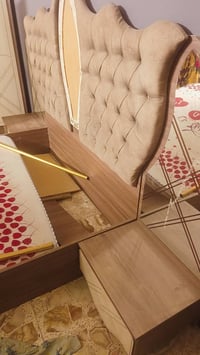 غرفة تركية ٩ قطع نوعية الخشب الثقيل مستعملة للبيع سعرها ٦٥٠ وبيها مجال...