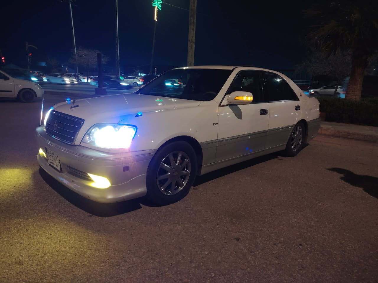 كراون ملكه مديل ٢٠٠٢ جاهزه ع اخر حبايه بغداد مدفوع كمرك باقي فقط رسوم لرقم استفسار اكثر اتصل مكلف بلنشر ***********
