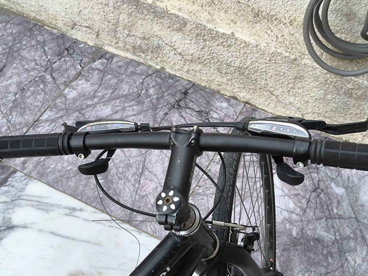 للبيع دراجة C700
الماركة لويس كارنيه 🇨🇦
الحجم 28
الارتفاع 43
السستم شيمانو 
المعدن ألمنيوم 
السعر ١٣٥ و بيه مجال بسيط 
المكان بغداد _ الكريعات 
وتساب ***********
