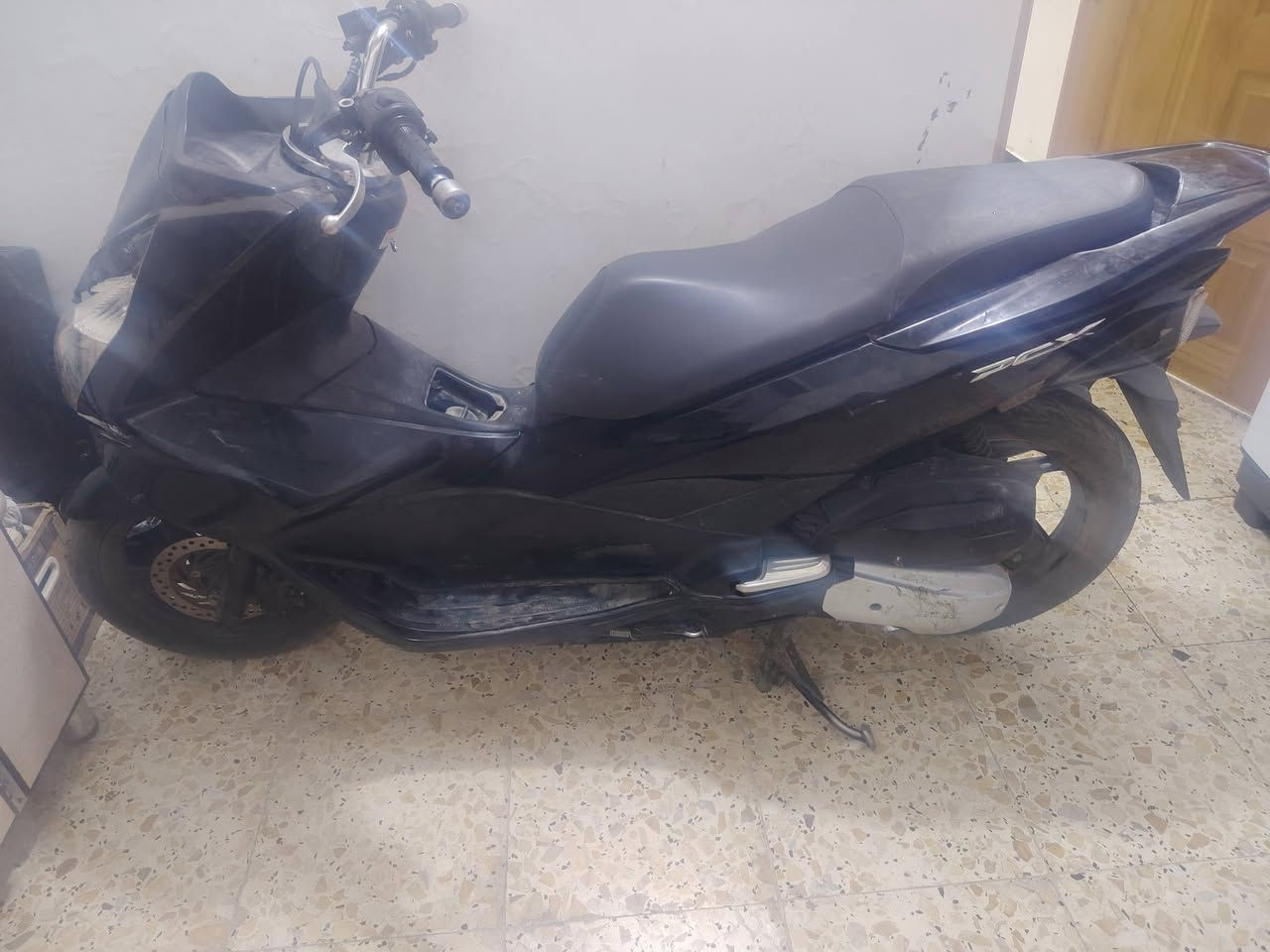 Pcxجيل ثاني
محرك 150 ما مفتوح  عل فحص 
 ياباني مو ماليزي.  دراجه متضرره أثر مشكله مو حادث
 قفل ١٢
 رقمي. ***********
