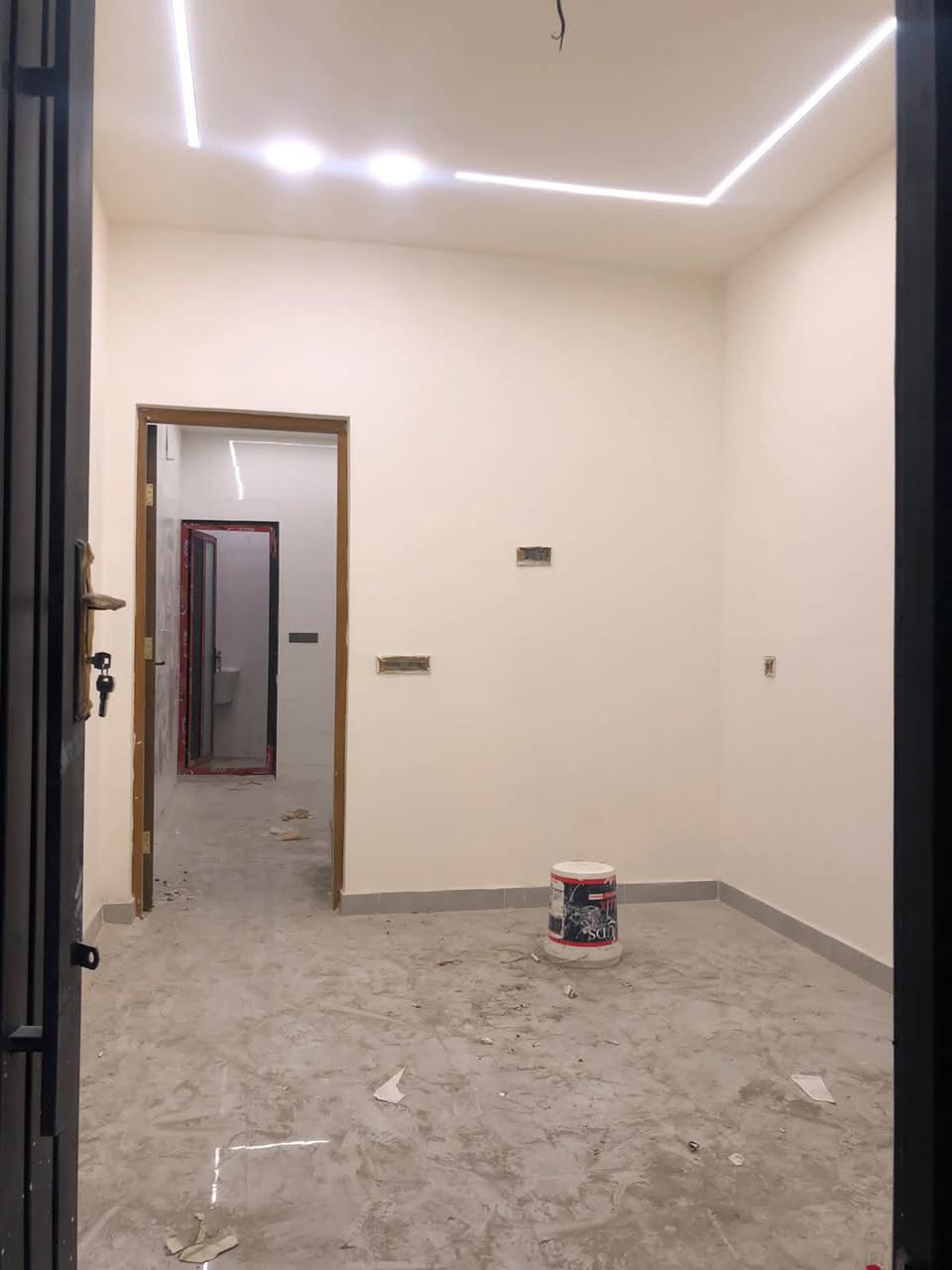 بيت للايجار 
العنوان الشعب الكويتي قرب أسواق فدك
مطبخ و استقبال و خدمات طابق ثاني غرفتين غرفه سويت 
طابق ثالث غرفه 
ايجار ٥٥٠ البيت بعده زيرو 
***********
