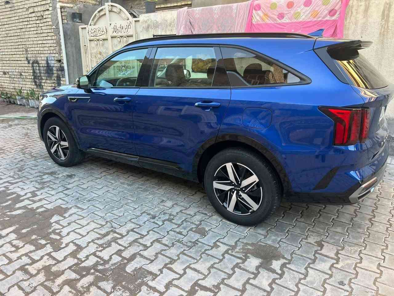 كيا سورنتو 2023 فول مواصفات وارد امريكي حادثه بس المقدمة الي قبل  البنيد الفايبر كلاس وبينه بارد كد اصبع مقدمة البنيد فول مواصفات رقم اربيل 
السعر 20000$
الشرائح يتصل ***********
