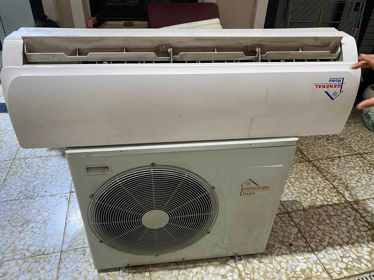 السلام عليكم
سبلت 2 طن جنرال تبريد وتدفئة كل ملحقاته موجوده فقط خلل بالقطعه الخارجيه 
السعر 250 وبي مجال
اللاتصال ***********
