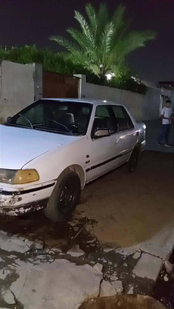 اسلام عليكم سيار هونداي بوني موديل 92السيار جاهز ميعوزا اي شي محرك شرط لا نفخ ولا صرف كير شرط  الكهربايات كلها شغاله داخل نضيف الرقم اخضر بيها كاربون ورقي شرط التحويل السعر 17 وبيها مجال  متواجد على الفيس هذا رقمي ***********

