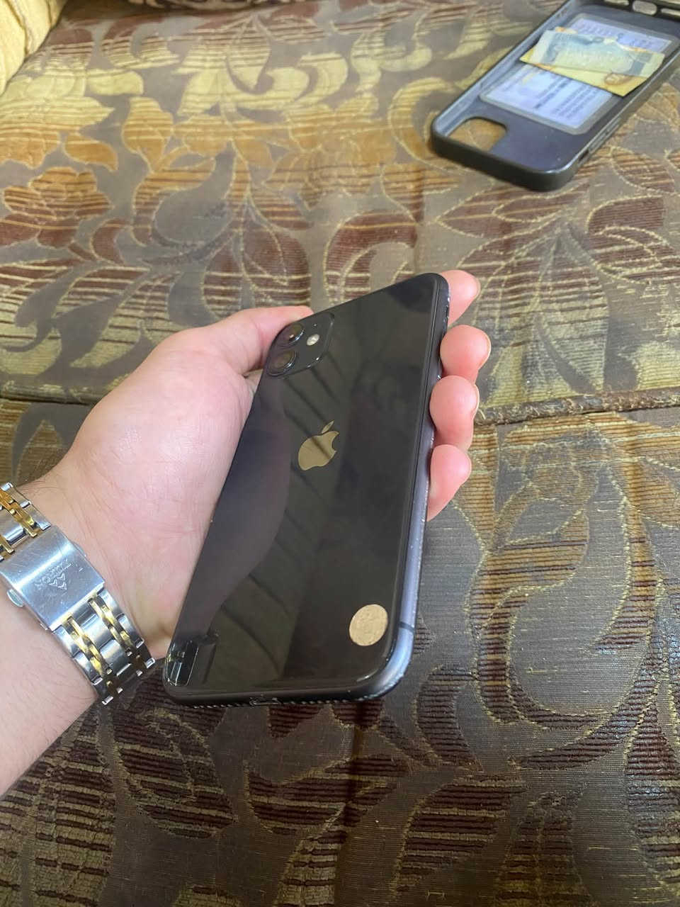 آيفون ١١ • ٦٤ • مبدل فقط