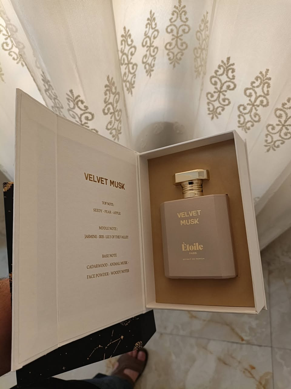 سلام عليكم عطر VELVET MUSK عطر يخبل وجداً مميز ومختلف ممستخدم نهائياً فقط مفتوح من العلبه رشه وحده فقط عطر بي ثبات اكثر من 7 أيام وفوحان اكثر من16 ساعه الي يحب يعرف عنه اكثر موجود عند الرجل الفضائي اخذته من عنده اني موجود الوصل مالته العطر شحجي عليه يراد اكثر الله شاهد
سلام عليكم عطر VELVET MUSK عطر يخبل وجداً مميز ومختلف ممستخدم نهائياً فقط مفتوح من العلبه رشه وحده فقط عطر بي ثبات اكثر من 7 أيام وفوحان اكثر من16 ساعه الي يحب يعرف عنه اكثر موجود عند الرجل الفضائي اخذته من عنده اني موجود الوصل مالته العطر شحجي عليه يراد اكثر الله شاهد 

سبب البيع اني ارغب العطور الخليجيه 
المكان بغداد البياع 
الرقم *********** 
السعر 90 وبي مجال كلش قليل
