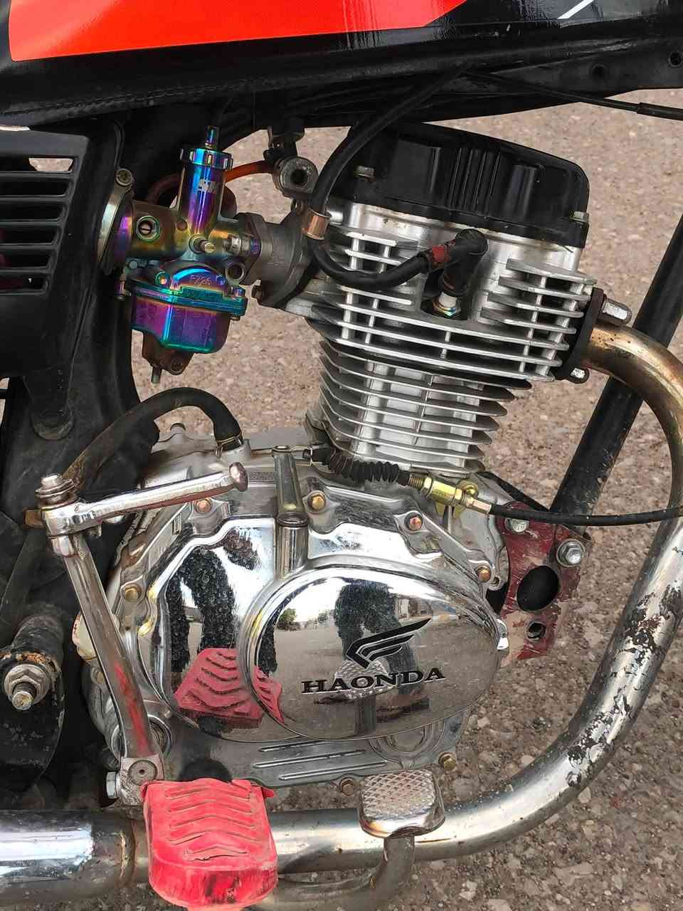 ماطور هوندا  HONDA للبیع🦅
مودیل 2026مکفول من کلشي
محرك بشرط بس بي صوت کم شفت شویة
تایرات جدید جوبات جدید ویلات جدید دبلات شغال
صالنصە ابو صوت ماطور نضیفە مابیە عیب
السعر 400وبیە مجال للشراي شراي تعال خاص اواتصال علی رقم موبایل ***********
