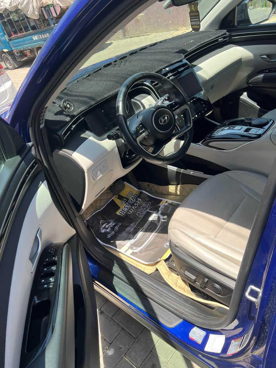 🚘 هيونداي توسان موديل 2023

📍 رقم بغداد
📍 المكان: بغداد
📏 ماشية: 40 ألف 
💥 الحادثة موضحة بالصور
🎨 صبغ جاملغ فقط + بيها بارد
💰 السعر: 195 ورقة وبيه مجال بسيط

🔥 المواصفات:
1️⃣ بصمة تشغيل
2️⃣ بانوراما
3️⃣ بصمة أبواب ذكية، تفتح عند الاقتراب
4️⃣ شاشة كبيرة لمس
5️⃣ أربع كاميرات
6️⃣ شفتات ستيرن
7️⃣ إشارات مرايا
8️⃣ تحكمات ستيرن فول
9️⃣ أنظمة قيادة
🔟 مانع تصادم أمامي
1️⃣1️⃣ قيادة آلية + تحذير/مساعدة الخروج عن المسار
1️⃣2️⃣ رادارات خلفية
1️⃣3️⃣ كراسي كهرباء
1️⃣4️⃣ شاحن وايرلس
1️⃣5️⃣ تدفئة كراسي
1️⃣6️⃣ أوتو هولد
1️⃣7️⃣ زينون عالي وواطي
1️⃣8️⃣ تشغيل الكاميرات من الزر
1️⃣9️⃣ إطفاء ذاتي بالازدحام
2️⃣0️⃣ نظام دَمّام صوت
2️⃣1️⃣ صندوق كهرباء
2️⃣2️⃣ محرك 2500
2️⃣3️⃣ ليدات نهارية
2️⃣4️⃣ منافذ USB
2️⃣5️⃣ مراية عاكسة للضوء
2️⃣6️⃣ إنارة داخلية بيضاء
2️⃣7️⃣ ويل كب 19 مع تخم مشلن
2️⃣8️⃣ دشبول آيباد
2️⃣9️⃣ تمشي السيارة بالريموت
3️⃣0️⃣ تشغيل عن بُعد
3️⃣1️⃣ تبريد كراسي
3️⃣2️⃣ حساسات أمامية عدد 6
3️⃣3️⃣ حساسات خلفية عدد 6
3️⃣4️⃣ تدفئة ستيرن
3️⃣5️⃣ تشغيل الكاميرا من الدشبورد مع الإشارة

✨ وباقي المواصفات ما تحضرني حالياً، وبالعافية على المشتري مقدماً.

📞 للاستفسار:
***********
واتساب متوفر
