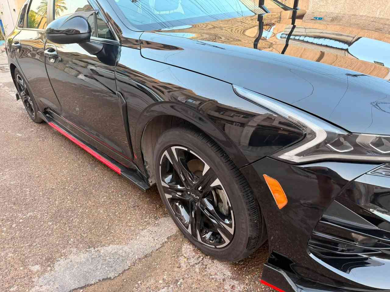 🚘 للبيع — كيا K5 GT-Line 2024
كيا K5 GT-Line موديل 2024
🇺🇸 وارد أمريكي — رقم حرة
⚙️ مكينة 1.6 تيربو
📍 الموقع: بغداد
📏 الممشى: 21,000 كم
🖤 اللون: أسود
🖤 الداخلية: أسود جلد
❌ بدون فتحة سقف

✨ المواصفات:

* شاشة تدعم Apple CarPlay
* مقاعد أمامية تدفئة
* مقعد السائق كهربائي
* شاحن Wireless
* تشغيل عن بُعد
* هاند بريك إلكتروني
* تشغيل بصمة
* بصمة أبواب
* رادارات أمامية + جانبية + خلفية
* مانع تصادم
* تحديد المسار
* إشارات بالمرايا
* صندوق ذكي
* تايرات Kumho جديدة

🔧 حالة السيارة:

السيارة تعرضت لحادث سابق، والتصليح كان:

* البنيد مصبوغ
* إصبعين بارد بالجاملغ الأمامي نتيجة أثر الضربة

📞 للاستفسار والتواصل:
***********

📍 السيارة موجودة في بغداد

للمهتمين، السيارة جاهزة للفحص والمعاينة.

السعر 175 ورقة
