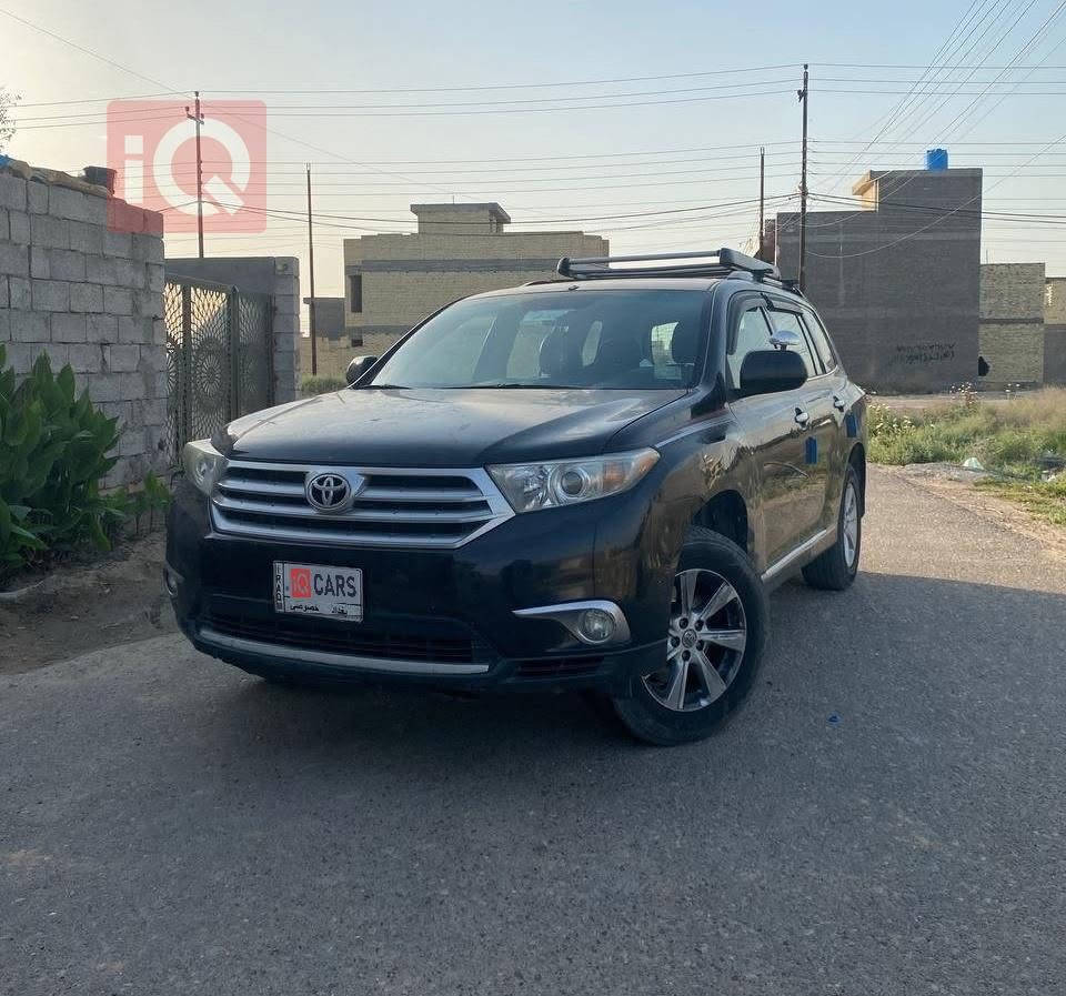 تويوتا هايلاندر SE 2011

المنشأ: وارد أمريكي

الفئة: SE

الممشى: 158,000 كم

المحرك: 3.5L V6 (دفع رباعي AWD)

اللون: أسود

الحالة: مستعمل

الضرر/الصبغ: مكفولة (كلين تايتل)

المواصفات: 7 مقاعد جلد، فتحة سقف،  صندوق كهربائي (دبة)، شاشة وكاميرا خلفية، ، مثبت سرعة.

الرقم/الموقع: لوحة بغداد (خصوصي) - متواجدة في بغداد

السعر: 18,800$ (شدة و88 ورقة)

للتواصل والاستفسار  ***********

 او مراسلة كورو جاكوار لتجارة السيارات:
📥 أرسل رسالة خاصة للبيج
📱 أو تواصل معنا مباشرة عبر الواتساب
