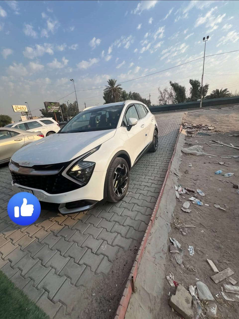 السلام عليكم
سبورتج  خليجيه 2023 للبيع ماشيه 55 الف سياره جديده بمعنى الكلمه بيها ملاحظات بسيطه كانت يم دكتوره بيها تكحيلات خفيفه واضحات بالصور مابيها اي نقص السياره كلشي متصرف عليها مواصفات عاليه عده الفتحه 

كلشي بيها جديد من دسكات  تبريد كلشي مسويلها ادامه سياره جاهزه مابيها سونار ذكرت الي اعرف بيها   

سعرها 190$ بيها مجال حك الجيه 

***********
