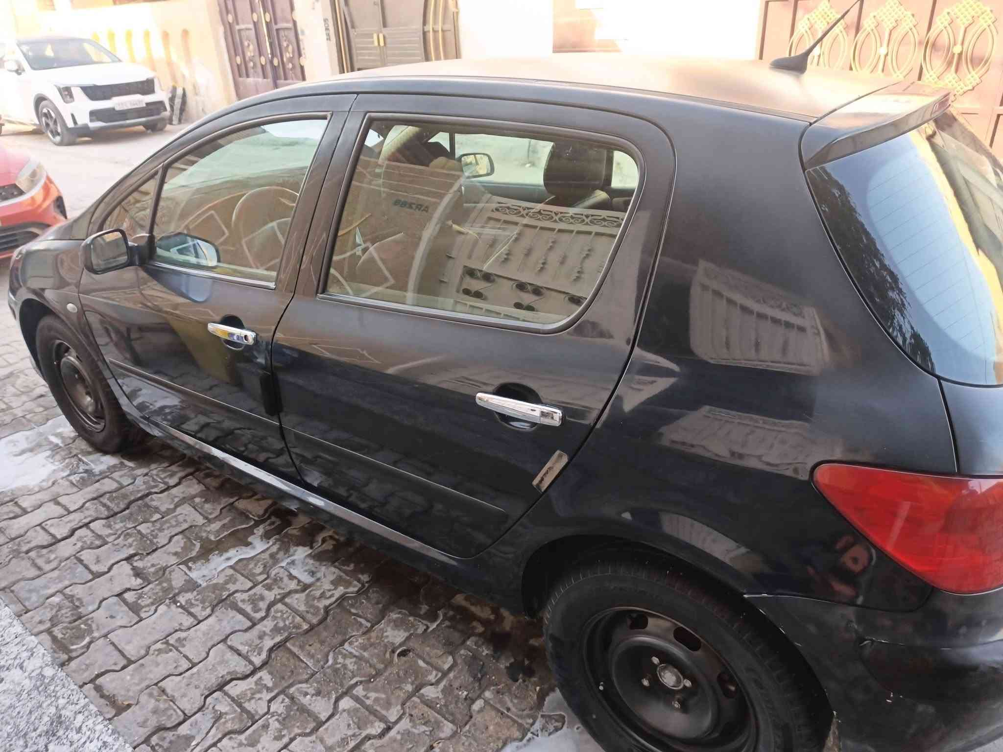 سلام وعليكم بيجو 307 البيع
بيهة طخة يم قبق البنزين قليلة سيارة جاهزة من كشي تخم تاير جديد داخل نضيف كير مكينة مكفولات سيارة بسمي عنواني بغداد البياع رقم بي وتساب ***********
