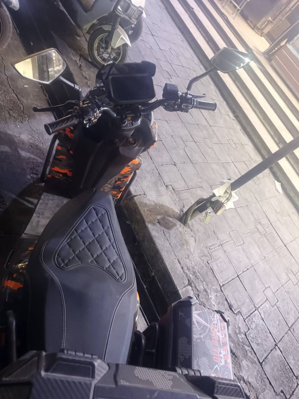 سلام عليكم دراجه شحن للبيع اسم الشركه اباتشي دراجه تاخذه وتدعيلي السعر مليون ٧٥٠وبيه مجال حك الجيه الاتصال على الرقم ***********
