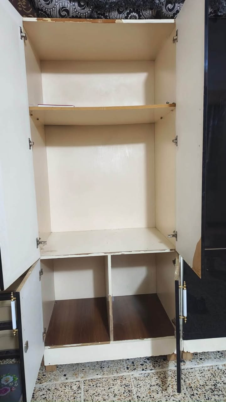 بيع مستعجل ⁉️⛔️
ثلاجه فقط الفريزر شغال سعر 70 

كنتور 3 قطع خشب تركي 160 

بيهن مجال بسيط 

مكاني يارمجه الشرقيه الأولى

*********** اتصال واتساب

