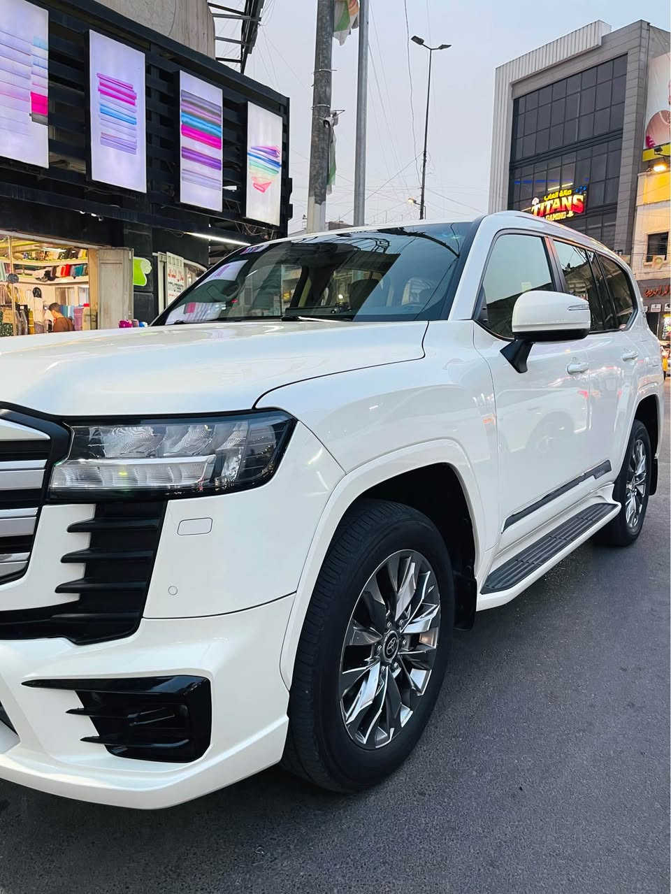لاندكروز GXR • ٢٠٢٢ • رقم بغداد