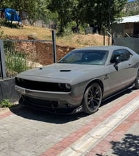 جالنجر سمنتي موديل 18 sxt  ماشيه 57  حادثهة جاملغ خلفي جهة السايق . لل...