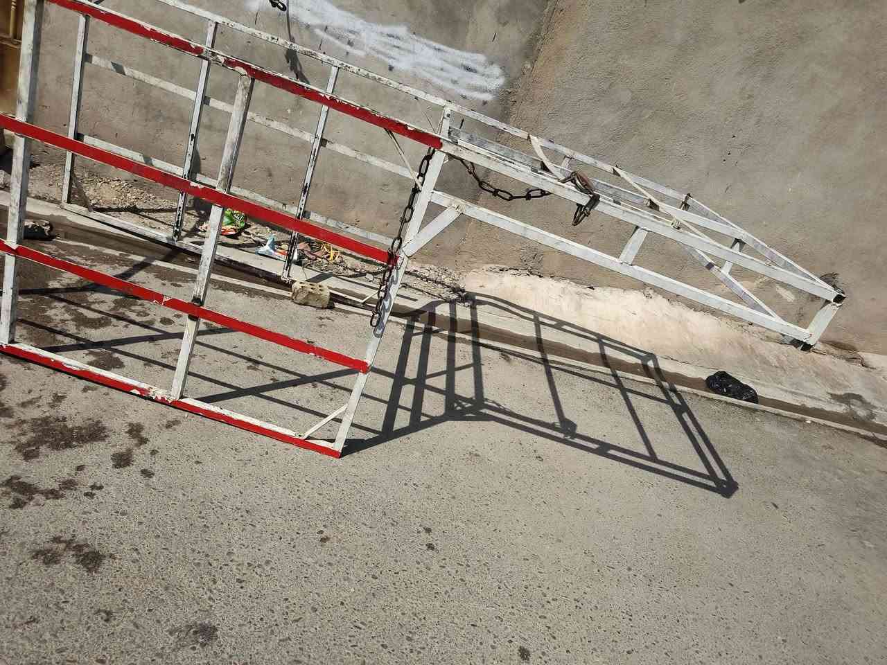 إسلام عليكم شباب محجر دايوان للبيع نضيف وخفيف تفصال جديد 
بغداد المعامل لباويه ***********
