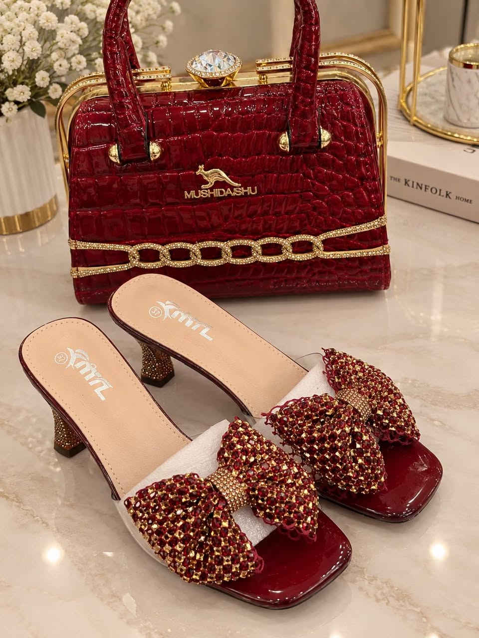جنطة • شحاطة مرصعة • النجف