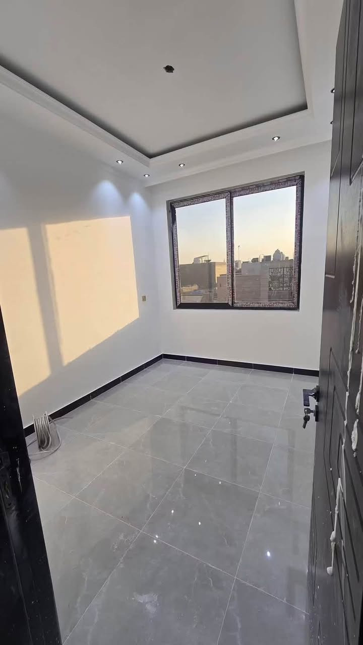 شـقق للإيـجـار ( في السيديه ) (زيرو غير مسكونات مسبقاً  ) 

📍 السيديه - مربع التصنيع - شارع 20m

🔷مساحه 100m
🔷غرفتين نوم 
🔷  صاله
🔷مطبخ 
🔷خدمات صحيه
🔷 سعر الطابق الاول : 900 الف قفل 
🔷سعر الطابق الثاني : 800 الف قفل
______________________________________

‎للاستفسار اكثر : ***********
