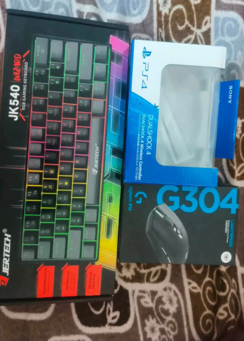 هلو pc للبيع.
معالج :    xeon. E5 v3
كرت. :     RX 580
رام. :  16.  DDR4.   3200HZ
تخزين :   512ssd
بور :   500W
-----------------------------------
شاشا حجم 22.   75 hz.   مع ملحقات.    كيبورد. JK540.    وماوس. G304
 السعر 550 كاملة اي ستفسار 

***********
