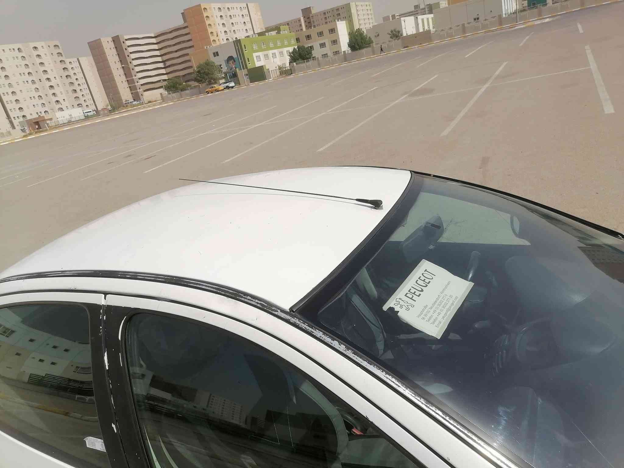 السلام عليكم بيجو فرنسي باسمي رقم انكليزي موديل 2009 مكانها مجمع بسماية السكني هزة ما منتهية كير عادي  تبريد شغال اقتصادية لامكلوبة ولا متجاية بيها طخطخات بسيطة ومصلحة السعر 42 وبيها مجال رقم الهاتف ***********
