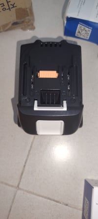 قاعدة بطاريه جوكر اصلي فارغه مال بطاريه عدد 2 اعتماد واتس 07745544655