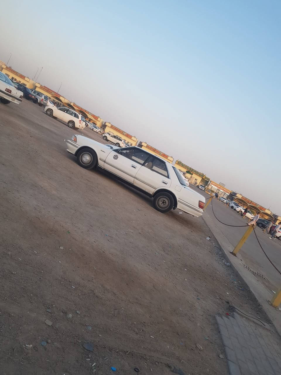 سلام عليكم سياره هارتوب يسره بلاد مديل ١٩٩٤ سياره مكفوله من نقل جثه ولكص والضربه الاستفسار الاتصال على  الرقم ***********
