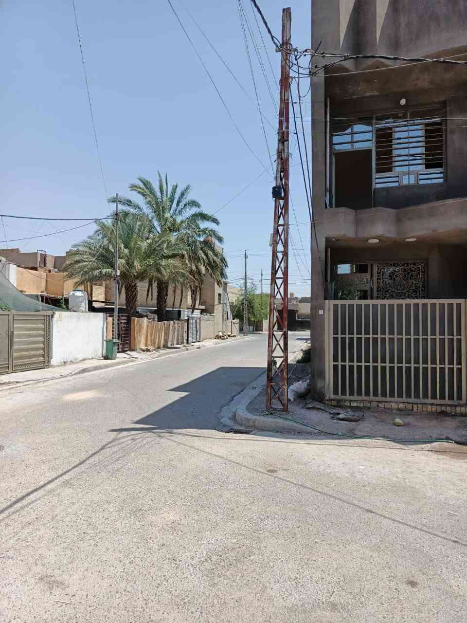 بيت للبيع طابو ملك صرف مطلوب إسكان عشرة ملايين 
مساحه ١٥٠ متر بحي ١٦ مقابل سكلة أبو علي لشمري بي ٤ غرفه نوم جوه وحده و ٣ فوك وستقبال وصاله ومطبخ حار ومطبخ بار ومجمع صحيات ٣  داخليه وحده خارجيه وفوك وحده
مكتب الخالدي ابو يزن موبايل *********** كورك *********** 
وتساب 078817065
