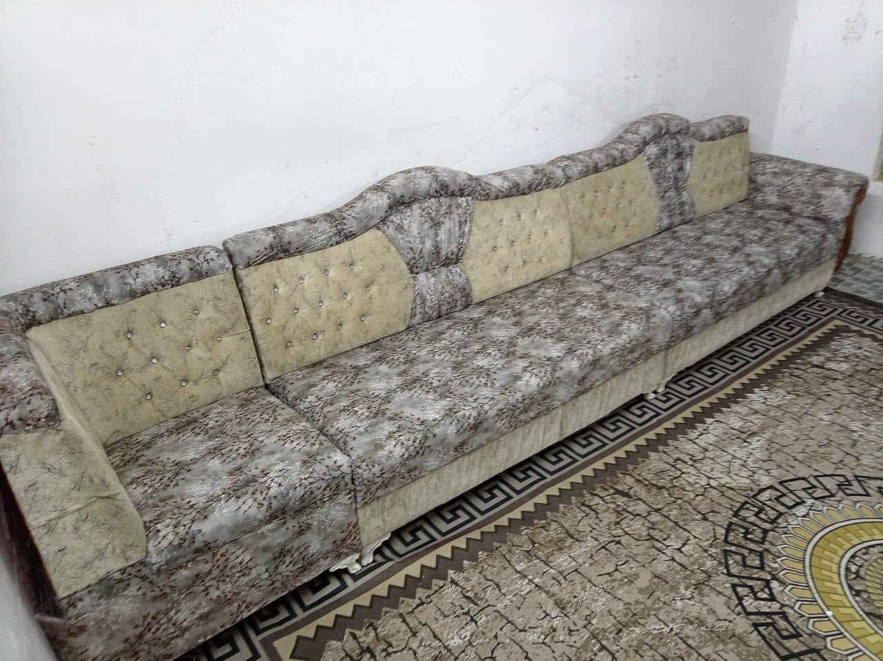 ديوان • ٧مقاعد • نضيف