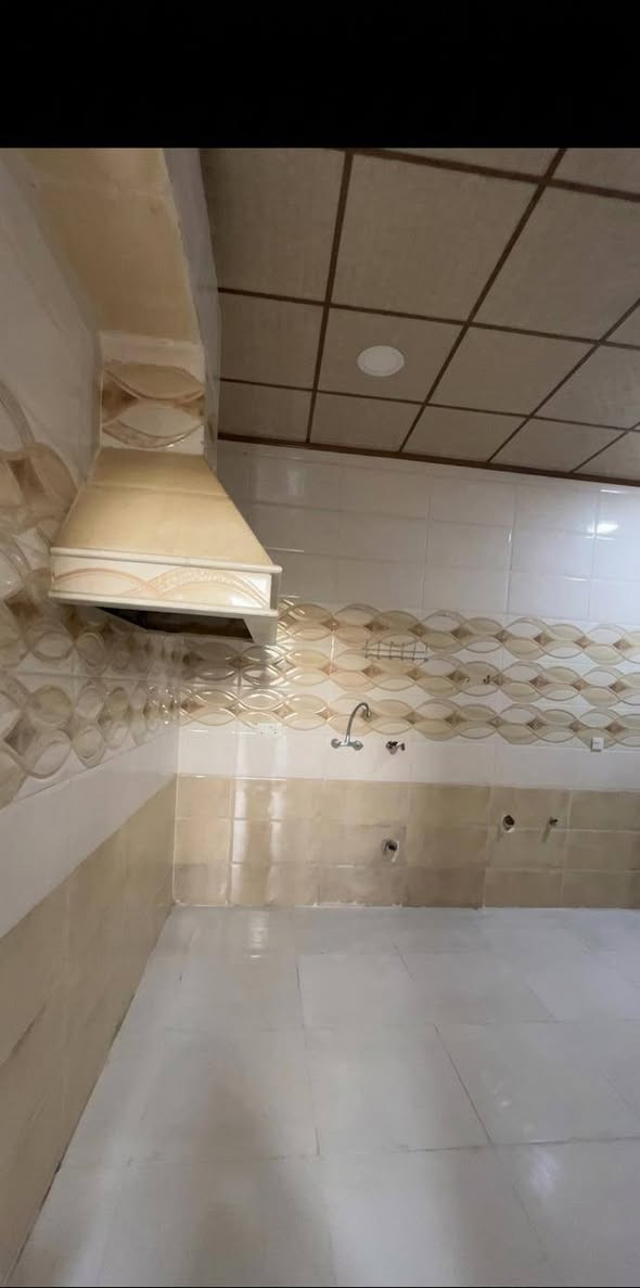 شقة للإيجار • حي السكر • بناء حديث