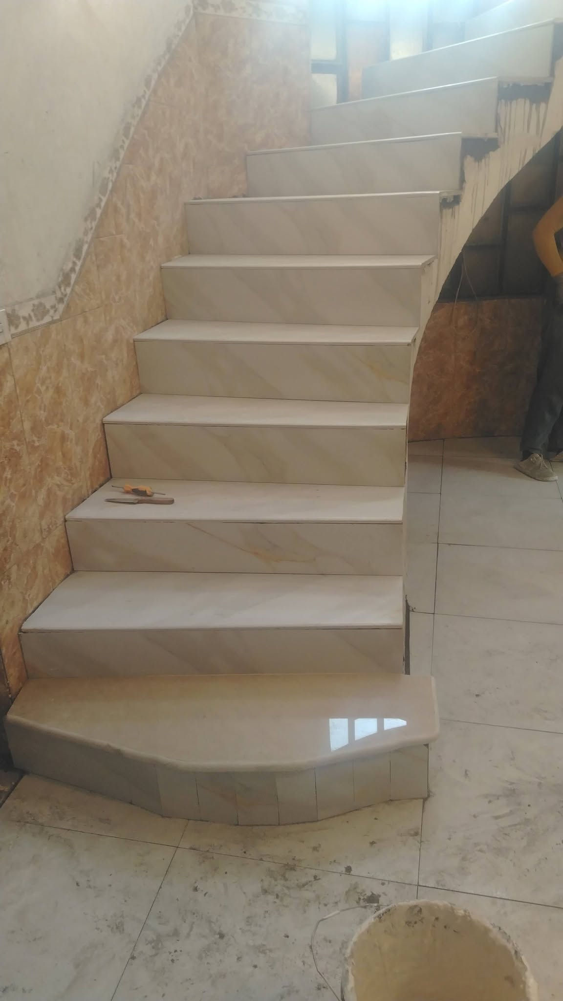 السلام علیکم
خلفة سيراميك منفرغ شغل أرضيات شغل جدران شغل الواح شغل *********** العنوان كربلاء
