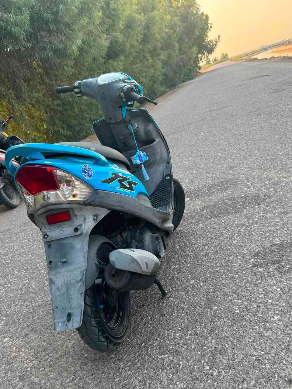 السلام عليكم للبيع فقط🛵
ماكس عدله مال رمبه صار سبوع 

بوشه ٤٩ بلاد 

كفاله كفاله كفاله عامه من كلشي 

كفرات ومكينه كلها ختم واحد 

الدراجه نشطه 

شلعه ومعدل 

سوادات ملحه مثل ما مبين بل صوره

سعر خاص او الاتصال 
***********
