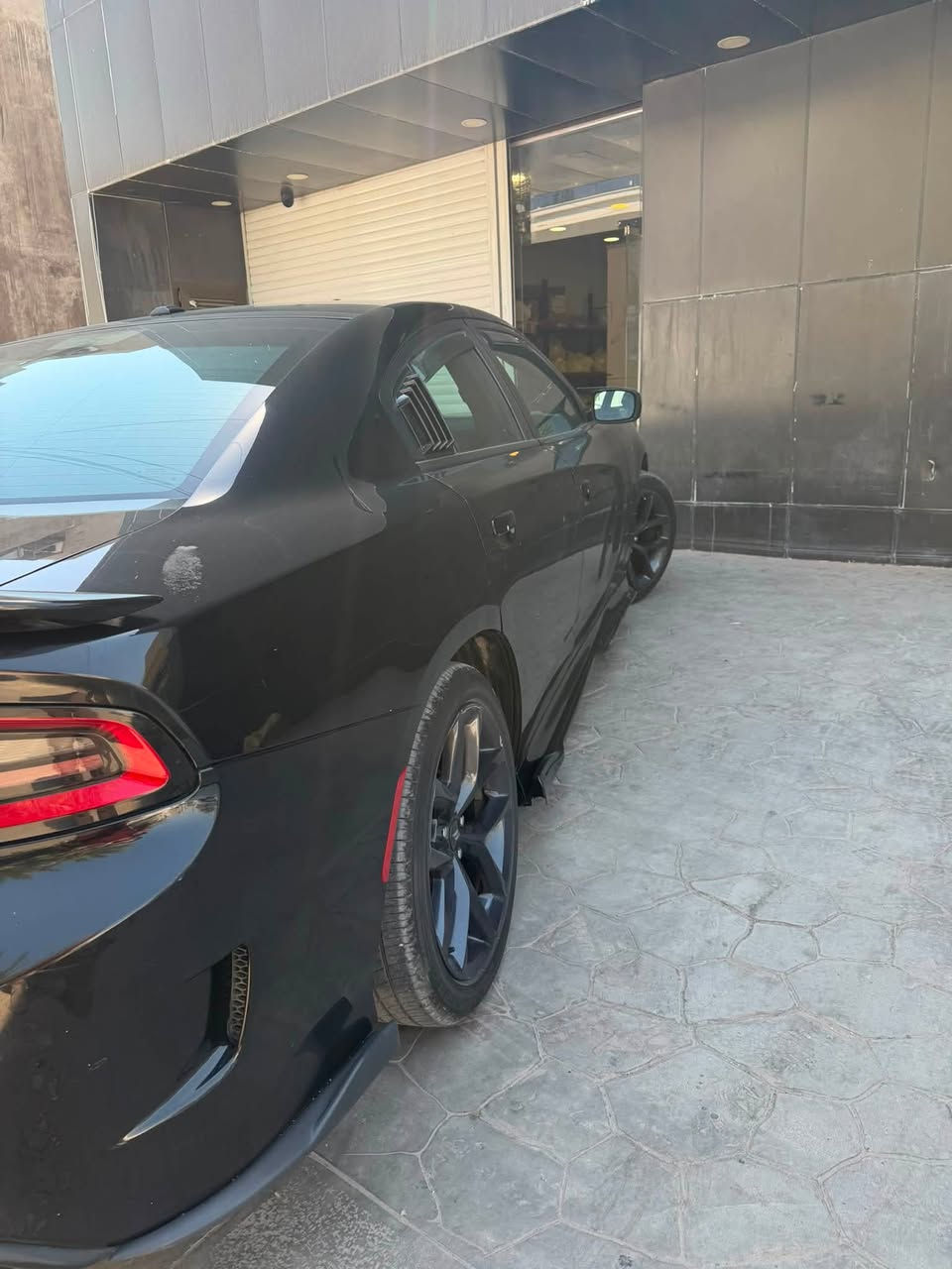 السلام عليكم
جارجر موديل 2020 sxt plas 

رقم بغداد باسمي 

سياره فول مواصفات  فتحه سقف جلد ماشيه ٦٢ ميل فقط وقابل للزياده 

حادث موضح بلصوره + السونر موجود 

السياره محدث بونيد ودعاميات البونيد الاصلي مالتها موجود  

السعر 22000$ 
وبيها مجال 

للاستفسار 

***********
