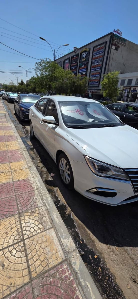 MG5 
موديل 2024 فئة الكومفورت تحكم ستيرن وشاشة كامرة خلفية وحساسات  
رقم اربيل                                                                     
السعر 98 وبيها مجال بسيط 
مكان السياره موصل حي المصارف
للتفاصيل اكثر على الارقام
***********
***********
