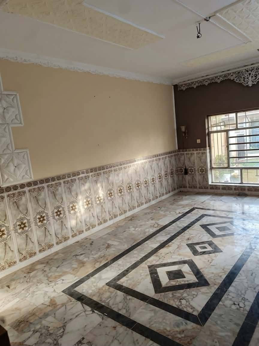 الناصريه 
يا الله
 دار للبيع طابو صرف ٢٠٠متر

 العنوان:  الناصرية / الغراف حي الاعلام شارع السايدين قرب ازاجي 
بيت طابقين  غير مسكون جاهز للسكن
 
الطابق الاول ؛ استقبال كبيره وصاله  وغرفتين
مطبخ سيراميك  مجمع صحي خارجية وداخليه و الارضيه مرمر درجه اولى السقف صب كونكريت 
الطابق الثاني ؛ ثلاث غرف كبيره وصاله واسعه كامله
البيت غير مطلوب مبادره ولا اسكان ولا يباع على المبادره السعر215وبي مجال
