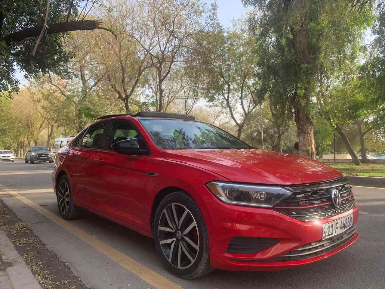 Volkswagen Jetta 2019
سعر بلاشش ١٣٥$ بيها مجال🔥
فوول مواصفات  R, Line
بنوراما
بصمة
رادارات ٣٦٠ درجة
كراسي جلد،كهرباء،تدفئة 
داخل لونين
تحكمات ستيرن
وياله ١٨
ماشية فقط ١٢٩الاف
ضرر❌بنيد وجاملغ وبيها بخات هنا 
ارباك ستيرن و داشبورد اصلي 💯/💯
سيارة مرقمة و بسمي
موجودة 📍بغداد
***********
