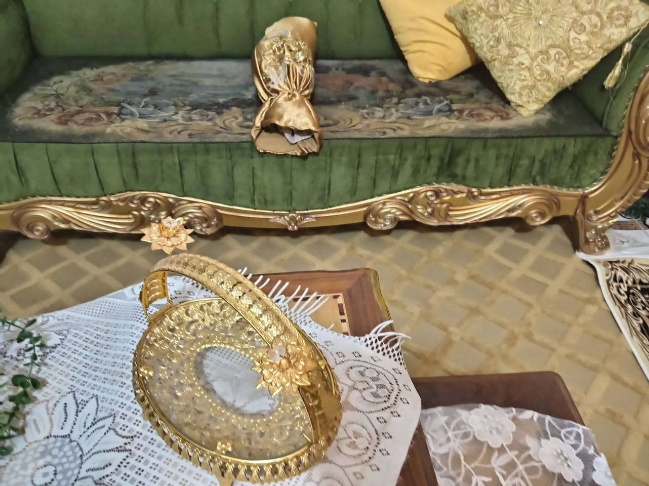 سلام عليكم تخم ملكي تفصال ٩مقاعدنضيف ماكو اي ضرر مع طبلات للبيع مستعجله على ٣٥٠الرقم ***********بي
