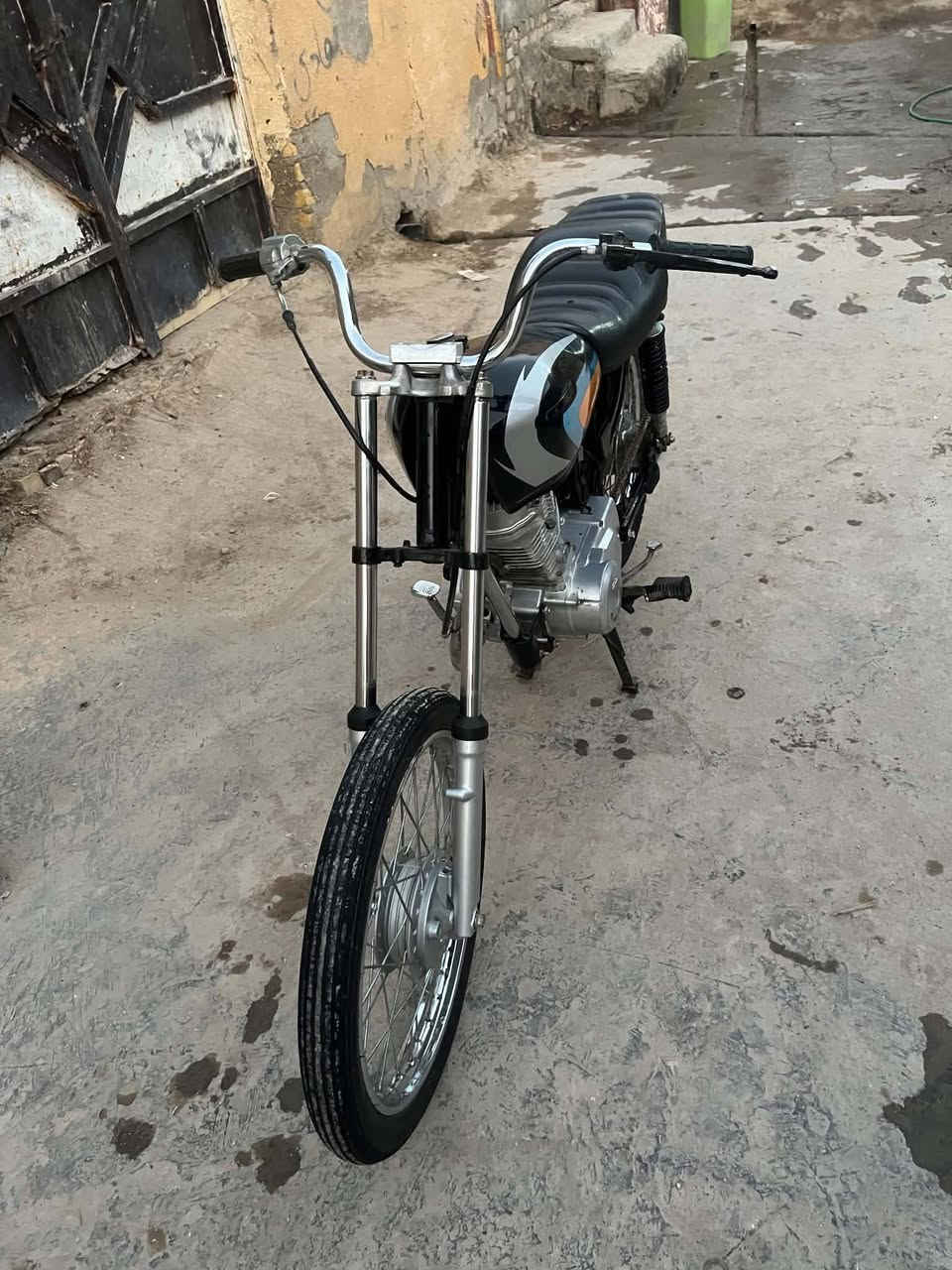 دراجه البيع رابيدو 2023مفتوحه والفات دراجه حلوه وغراضه كله جديده سعر 350 وبيه مجال ‏‪***********‬‏

