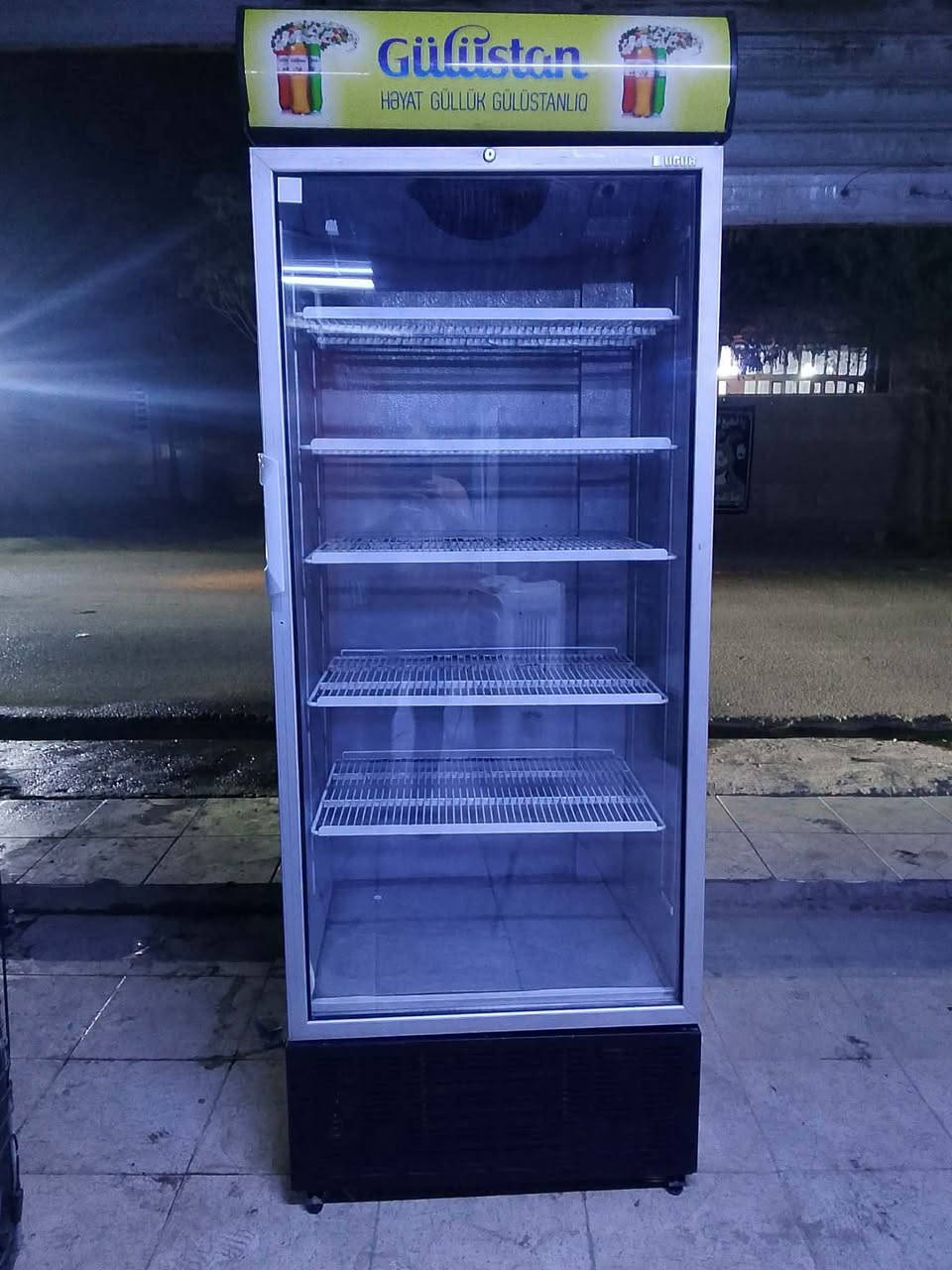 براد بابين كولا ٥٥٠ بي مجال 
براد باب عرض ٧٠  ٢٧٥ 
براد أزرق  ٢٧٥ 
براد ابيض ٢٥٠ 
براد عرض ٨٠ ضخم عملاق
اسعار بيها مجال 
بغداد سيطرة الشعب عندي توصيل بغداد ***********
