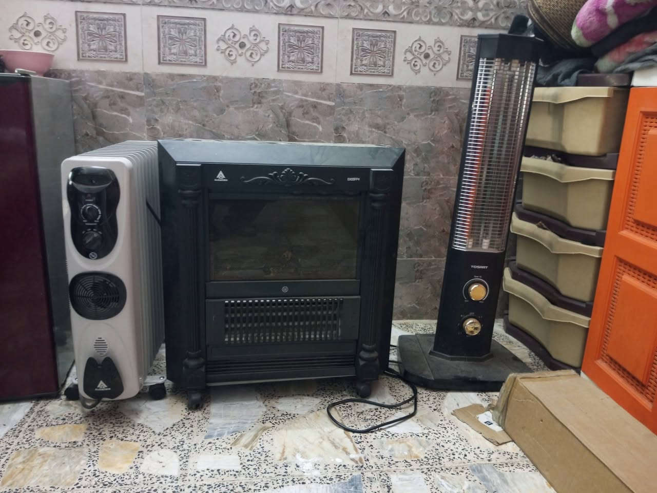مبرده نظيفه صوبات كهربائيه عدد ثلاثه نظيفات كلش الالوان بغداد حي الجهاد ***********
